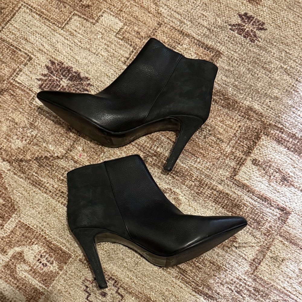 Liebeskind Sleek Black Ankle Booties